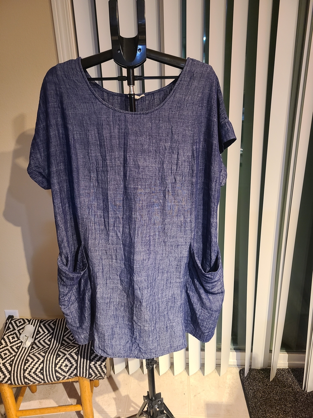Everyday Scoop Neck Tunic with Front Pockets - Blue